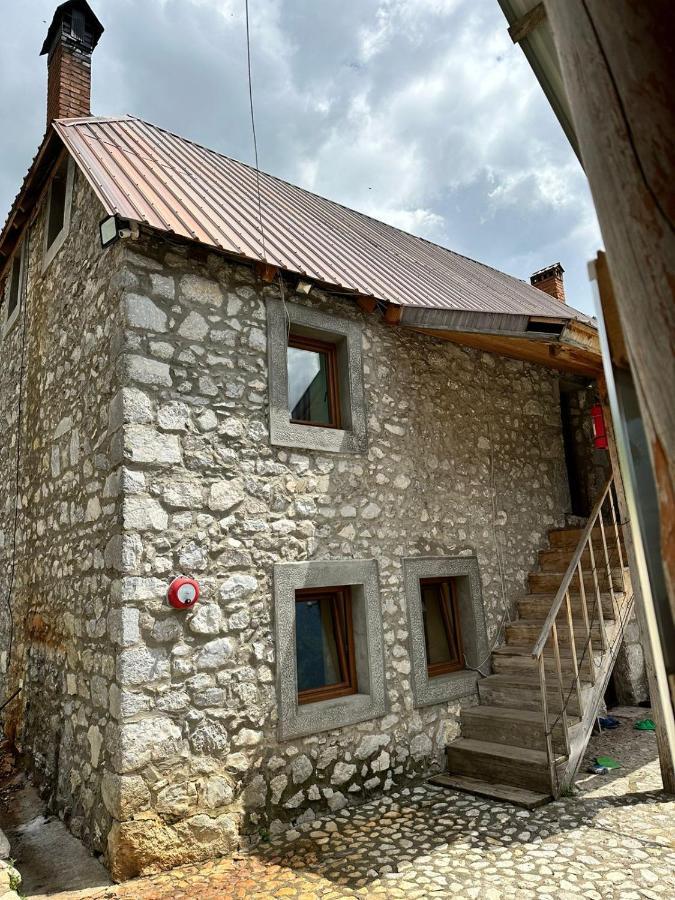 Hostel Kukaj *