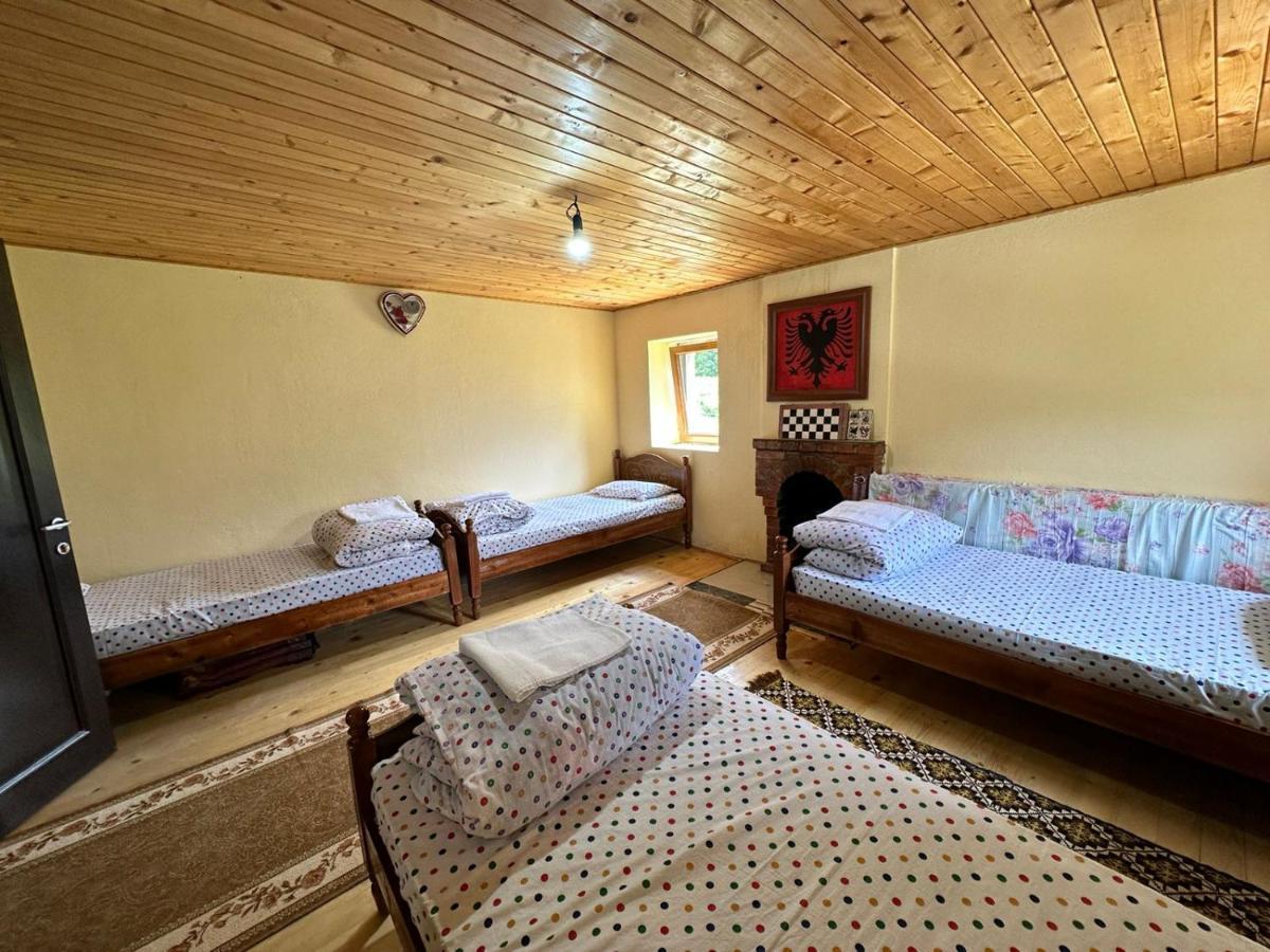 Kukaj Hostel *