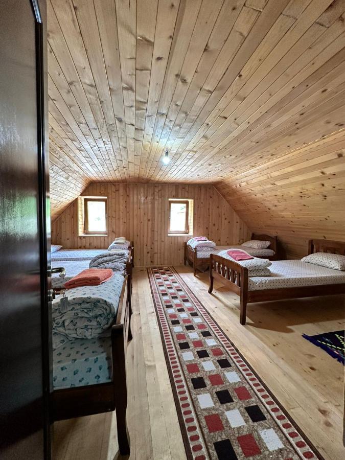Hostel Kukaj *