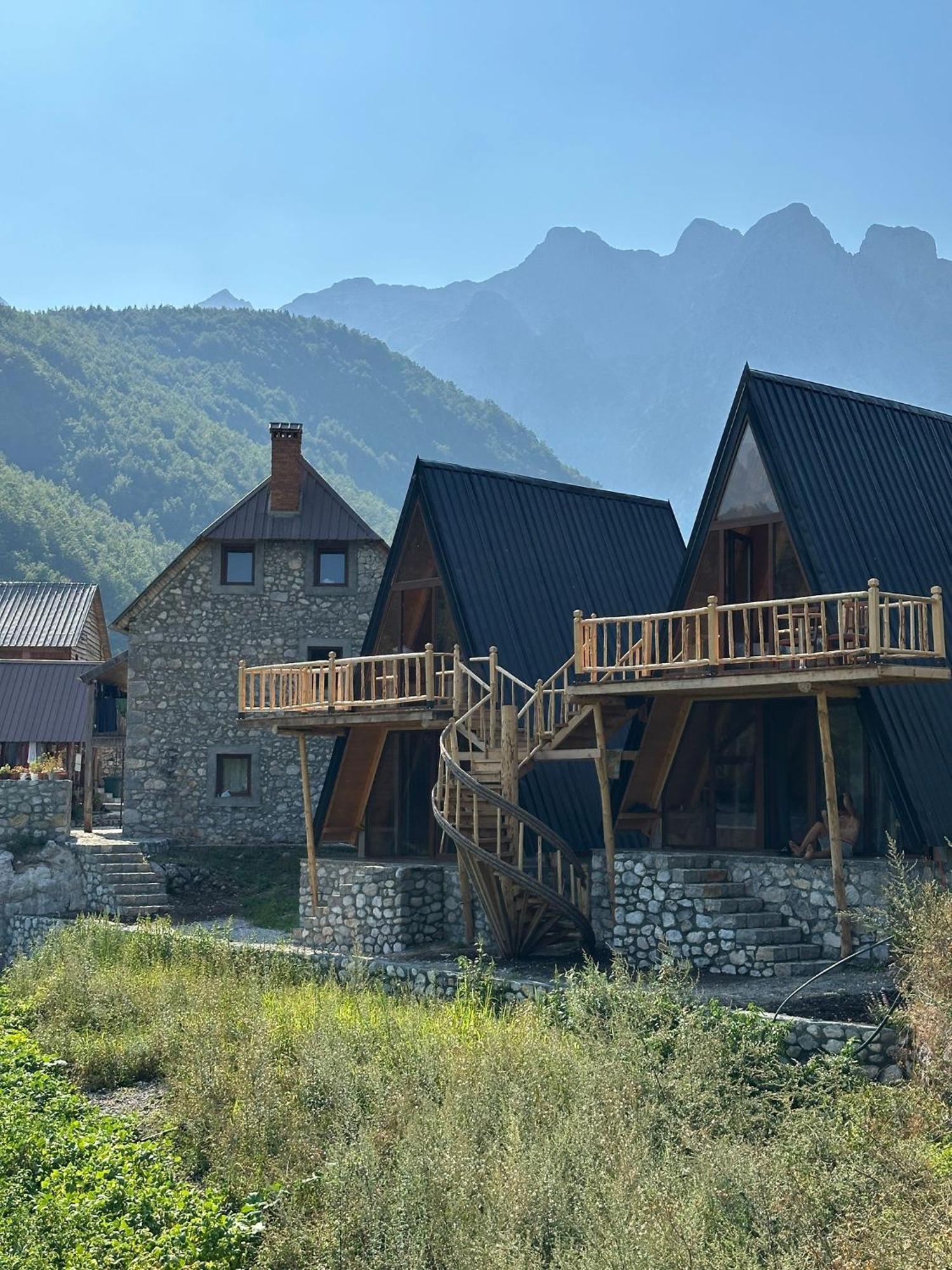 Hostel Kukaj *